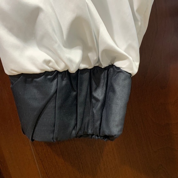 Zella Women’s Light Blue windbreaker
Size Small - Picture 4 of 6